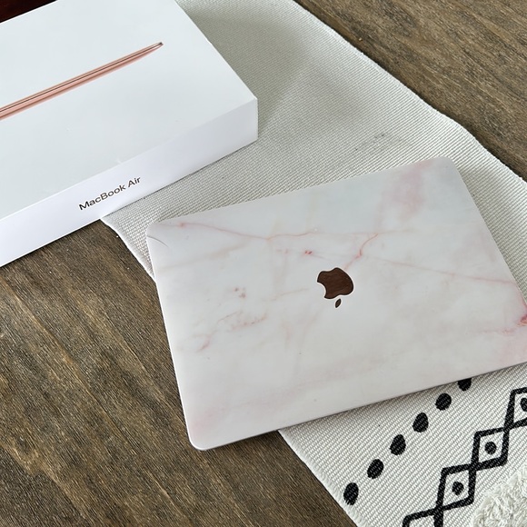 MacBook Air 13.3” 2018 - Picture 2 of 4